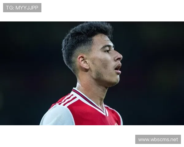 库杜斯与马丁内利：冲击型边锋的战术角色对比