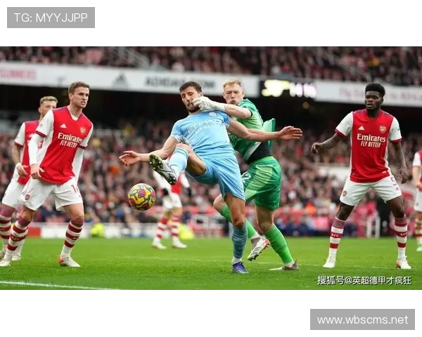 铲球先触球为何仍被判犯规？规则拆解“连人带球”判罚逻辑